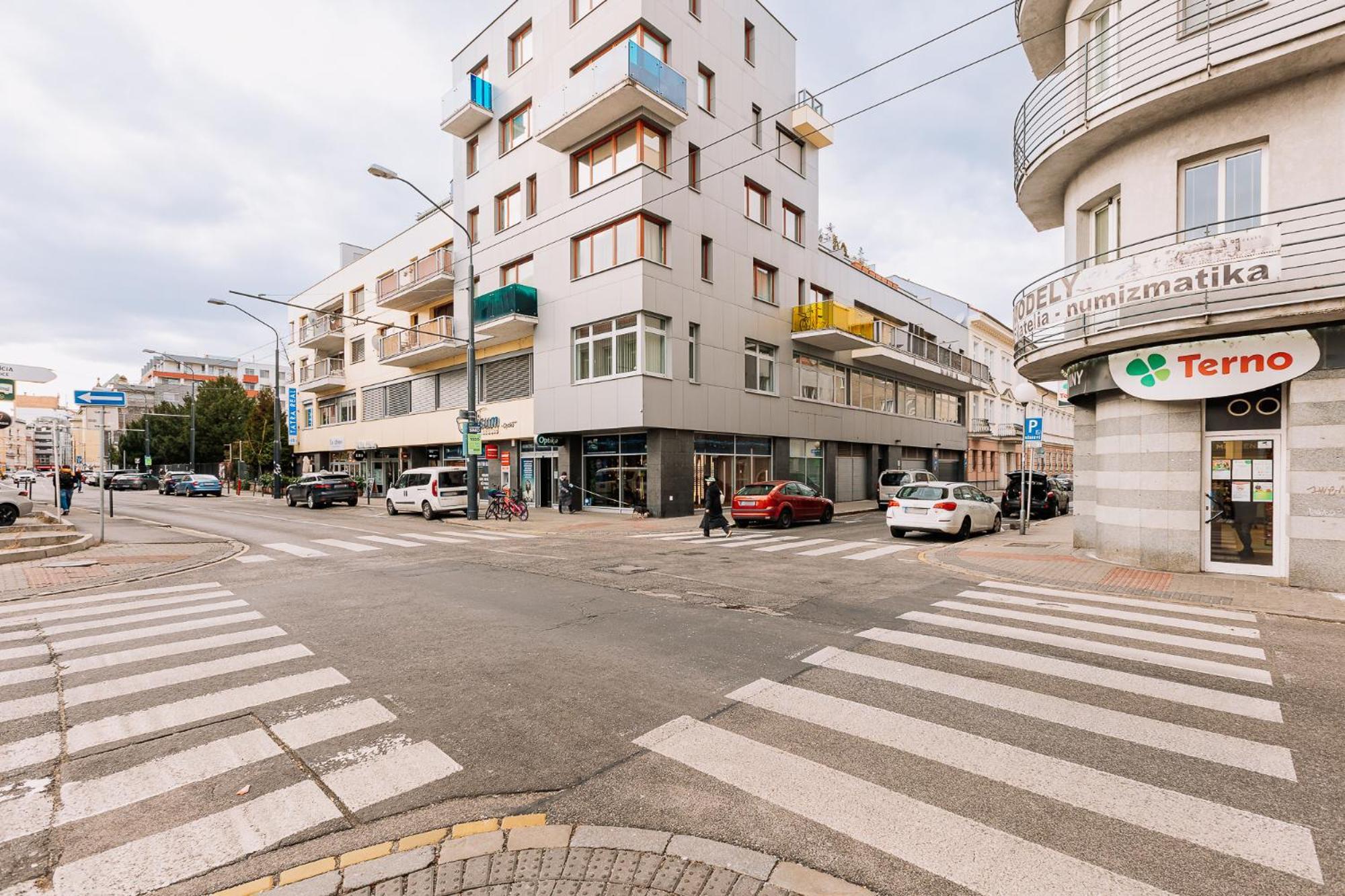 Skau 1 Old Town Family & Business Apartment Free Parking Bratislava Exterior photo