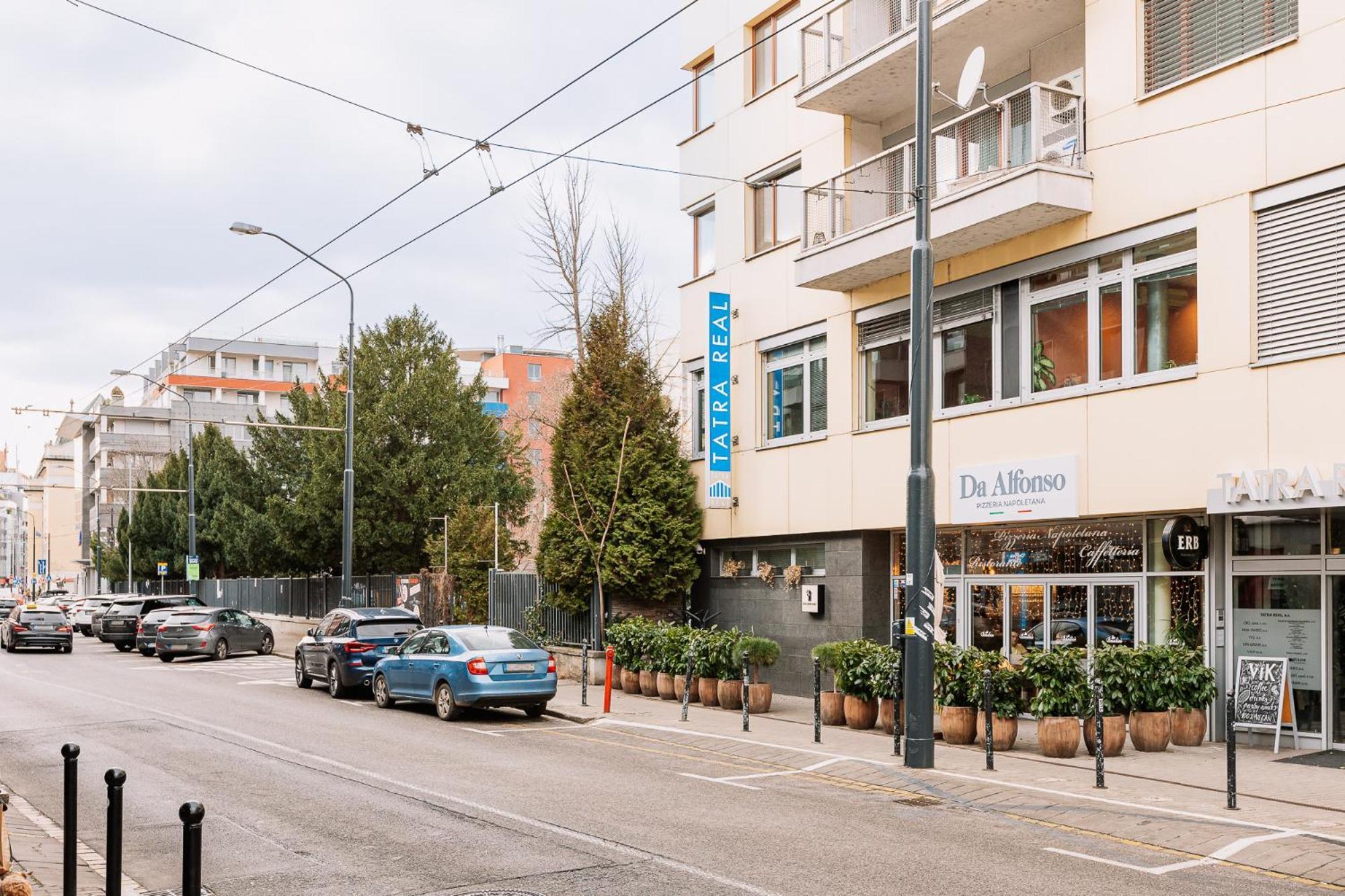 Skau 1 Old Town Family & Business Apartment Free Parking Bratislava Exterior photo
